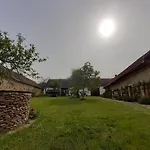 Wellness Boží Oko 4* Malé Chrášťany