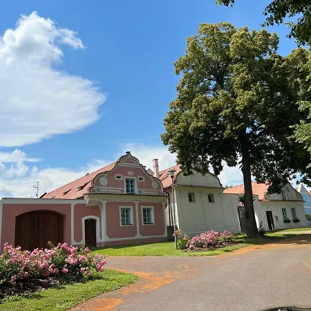 Wellness Bozi Oko Maison d'hôtes Malé Chrášťany