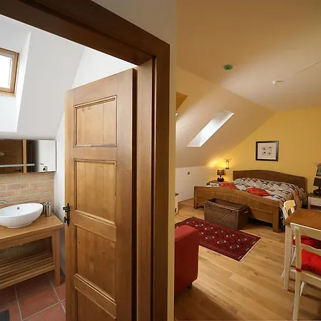 Wellness Boží Oko 4* Malé Chrášťany